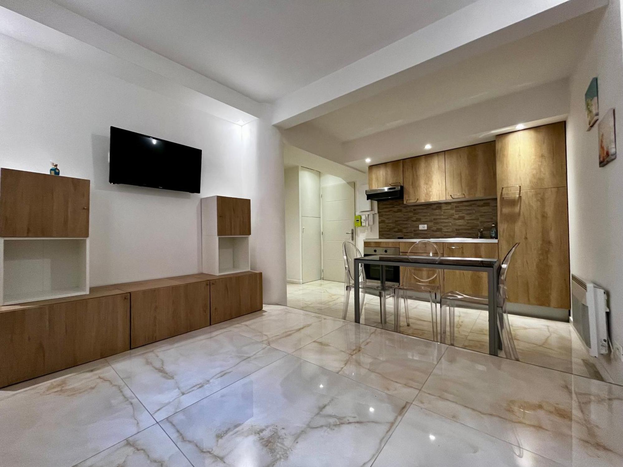 Monte Carlo Border One Bedroom Beausoleil