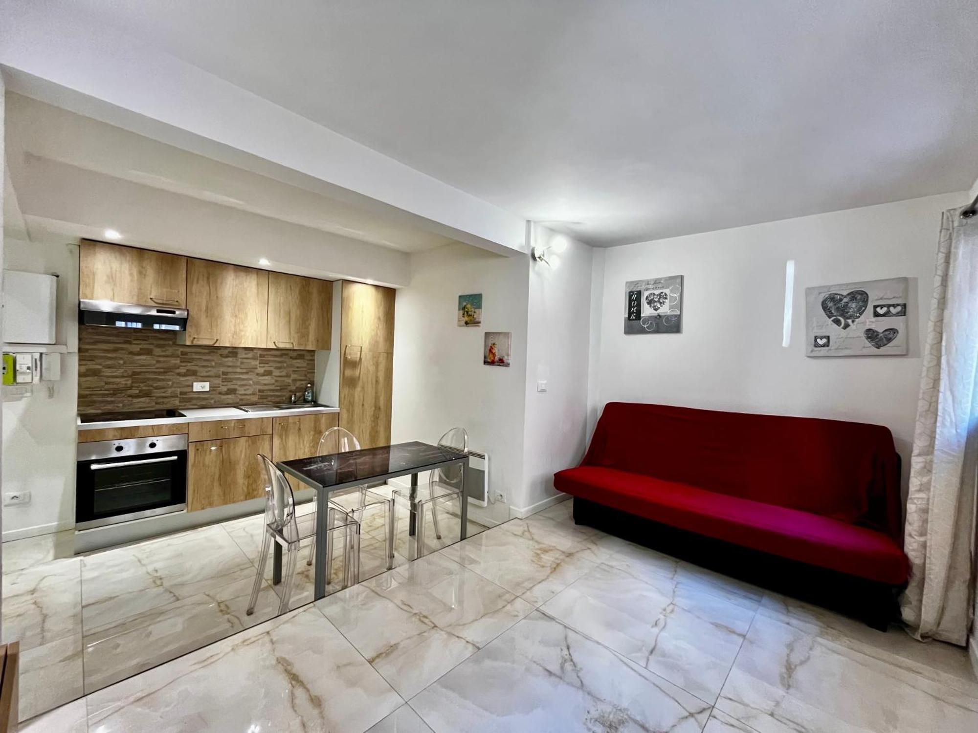Monte Carlo Border One Bedroom * Beausoleil